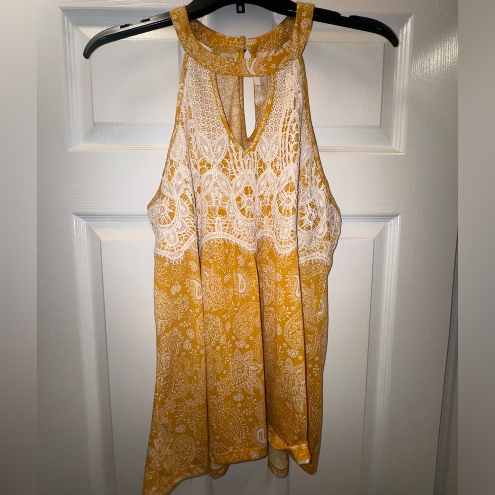 Stylish Tank with Lace embroidered - Large